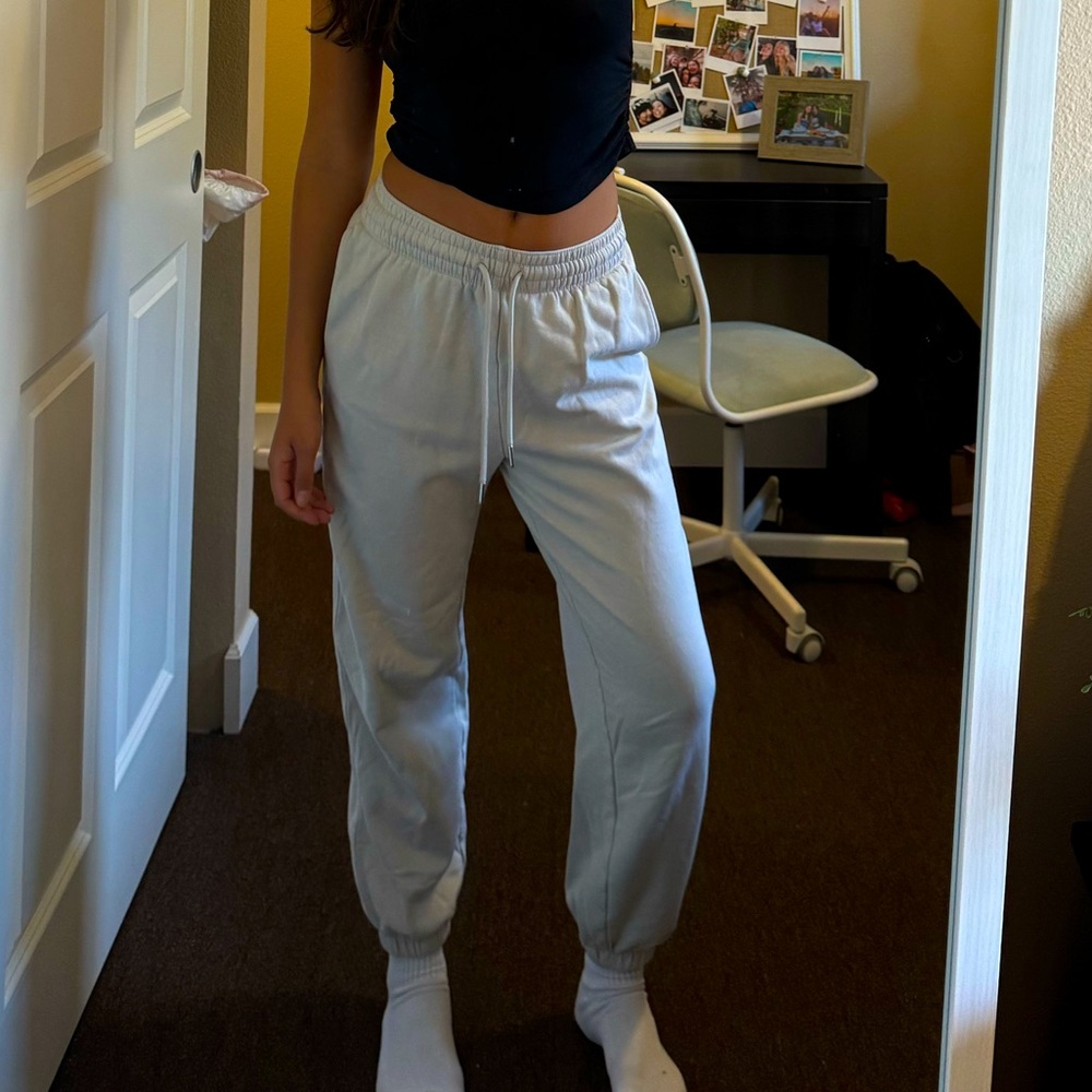 H&m light green sweats size small